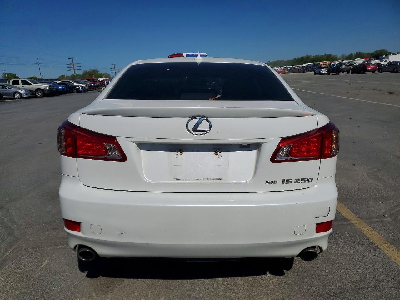 2011 LEXUS Is VIN JTHCF5C20B5051072 photo 6