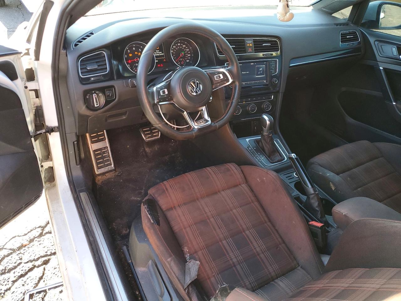 2016 Volkswagen Gti VIN 3VWTT7AU0GM002978 photo 8