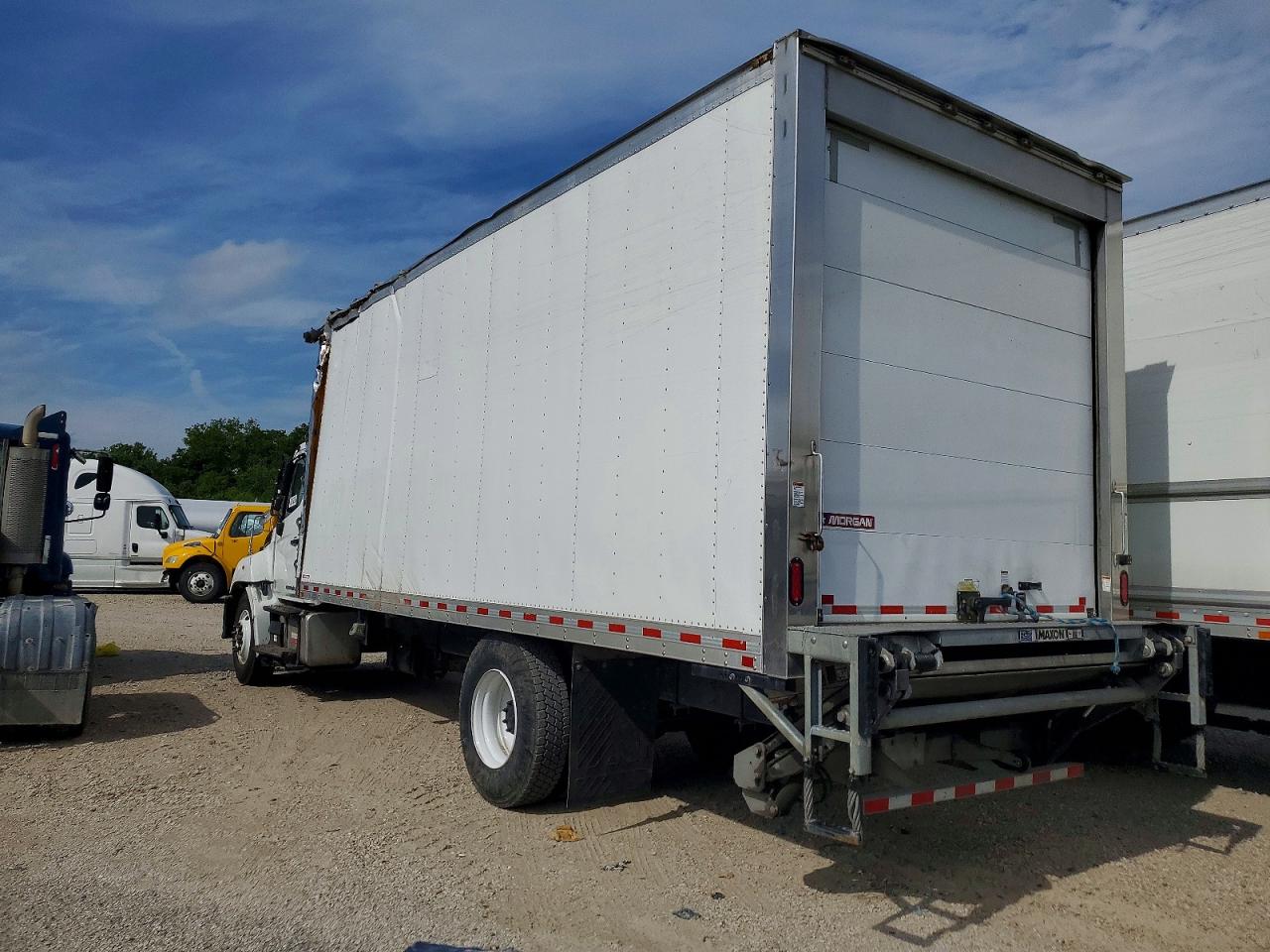 2023 HINO All other VIN 5PVNJ7AR4P5T50012 photo 3