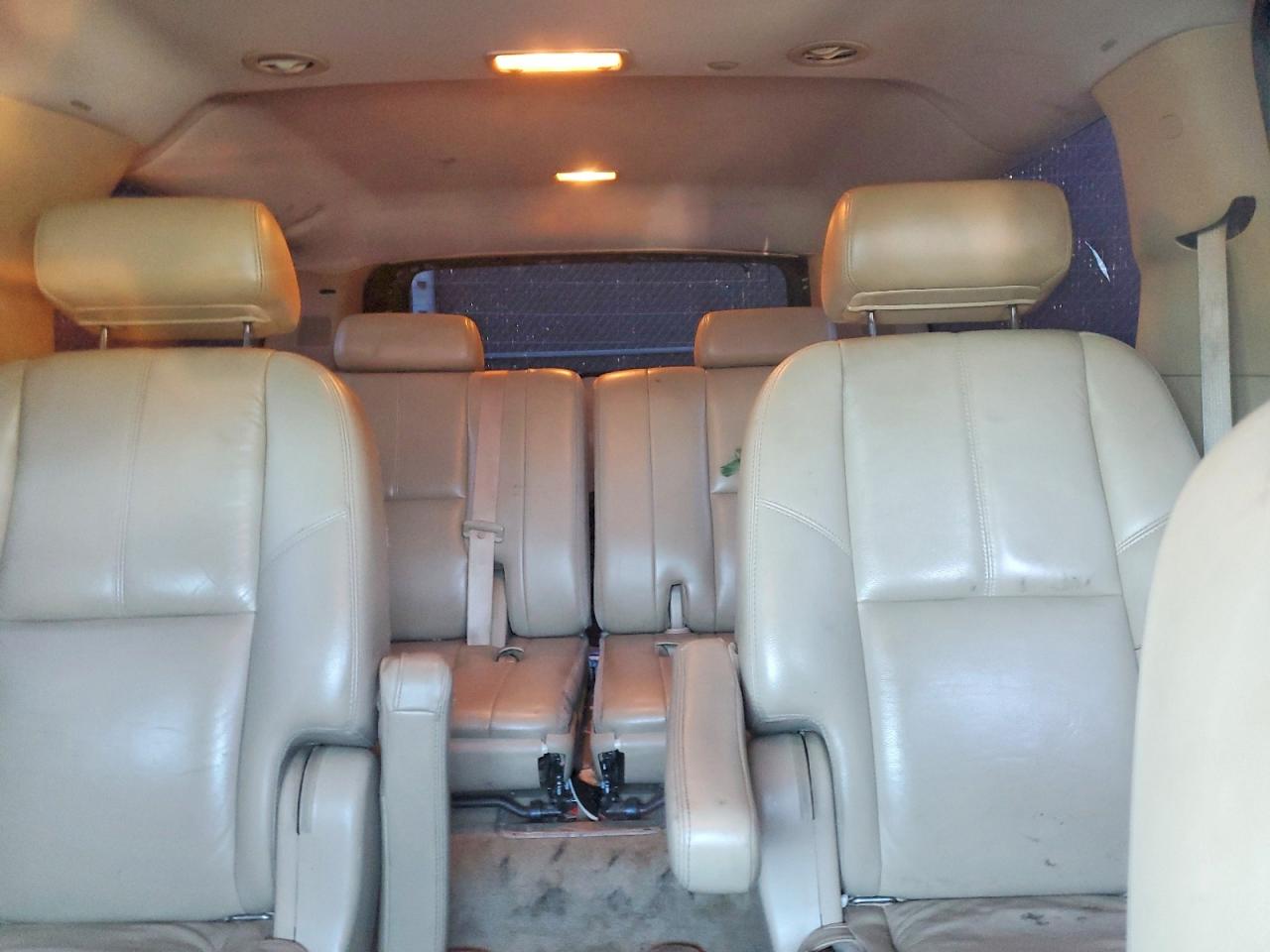 2007 Chevrolet Suburban VIN 3GNFK16307G109275 photo 10