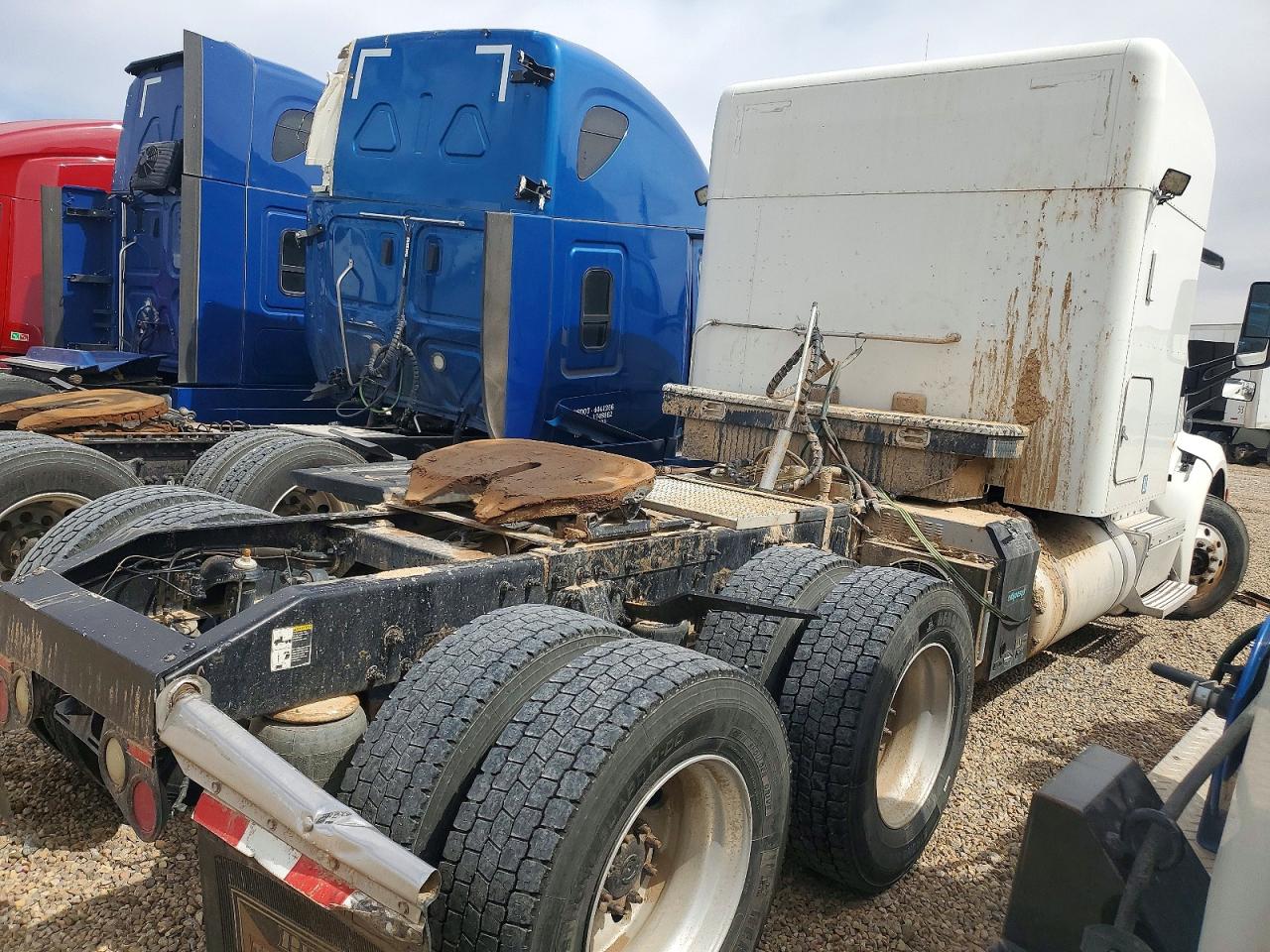 2017 PETERBILT All other VIN 1XPBD49X4HD433876 photo 4