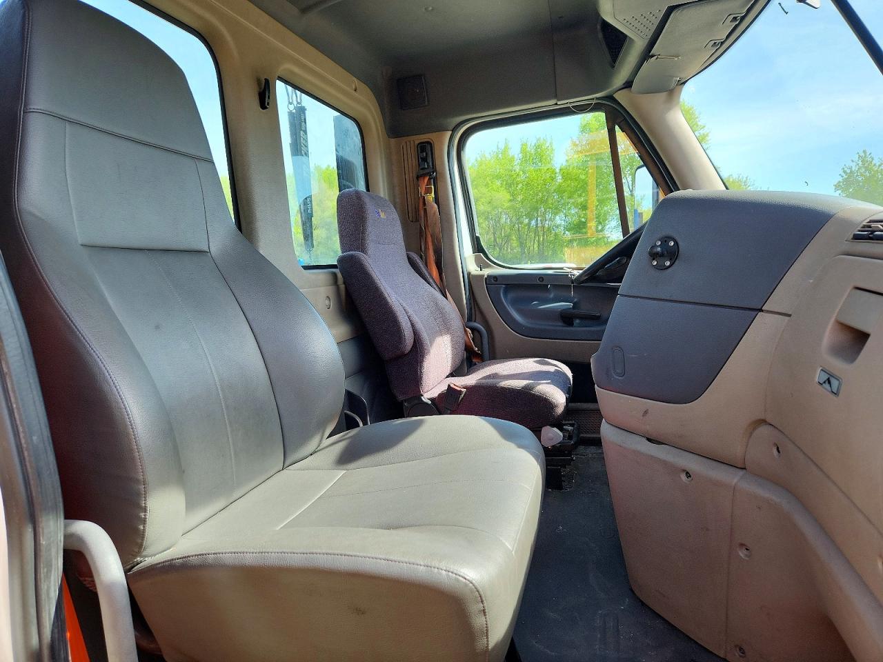 2016 FREIGHTLINER All other VIN 1FUBGEDV3GLHC5762 photo 6