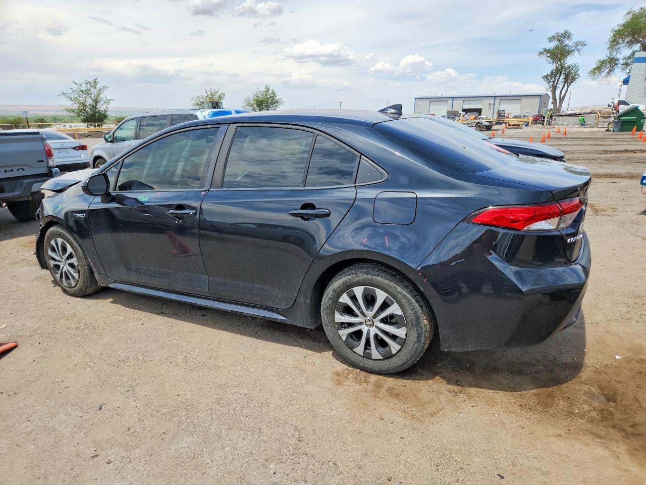 2020 Toyota Corolla VIN JTDEBRBEXLJ002401 photo 2