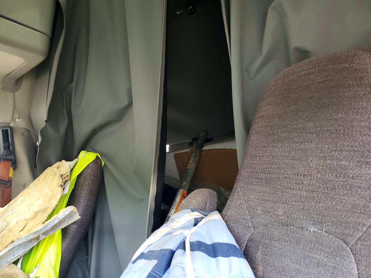 2019 VOLVO Vn VIN 4V4NC9TH9KN234005 photo 6