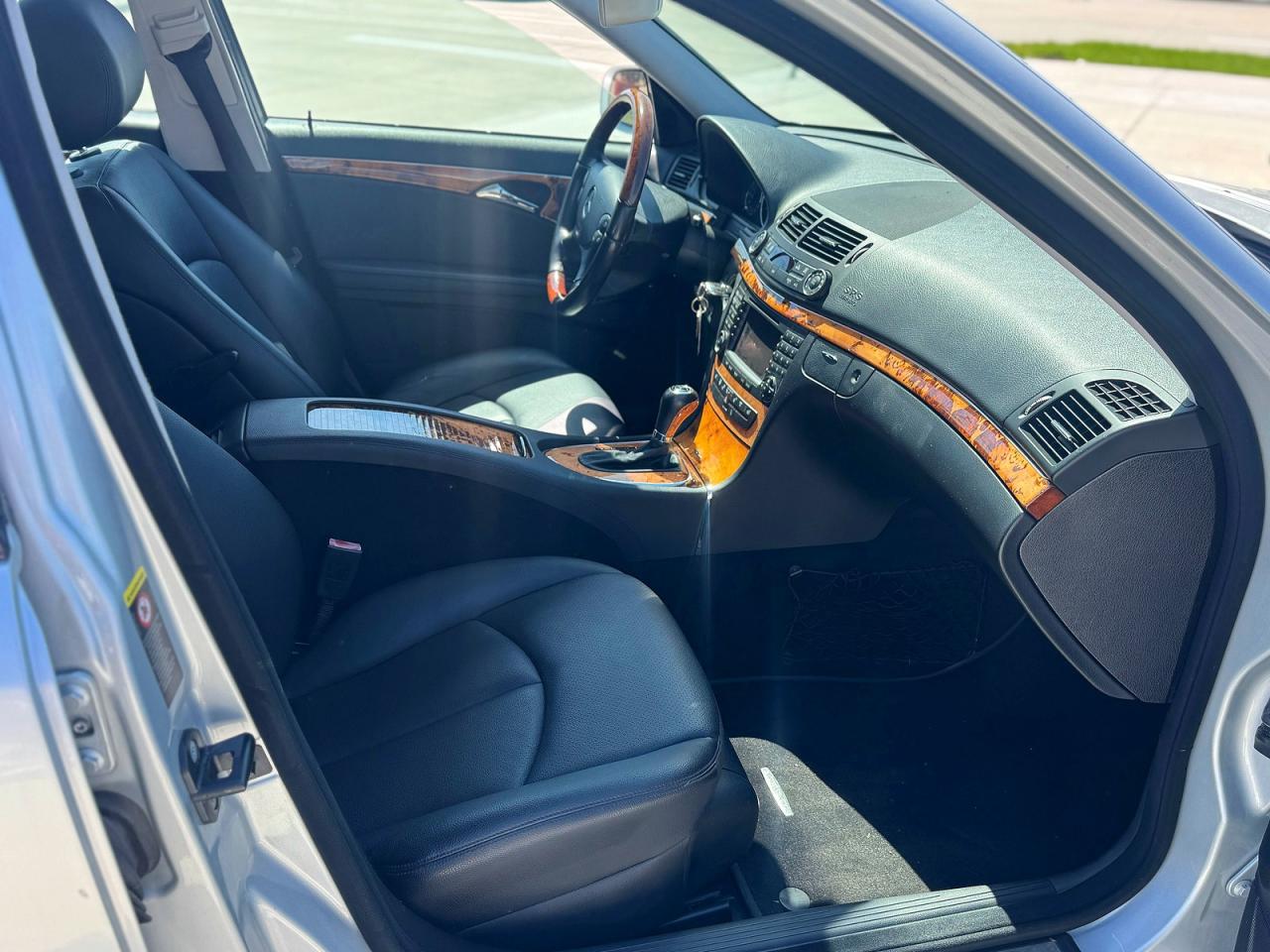 2008 Mercedes-Benz E-class VIN WDBUF22X08B194985 photo 5