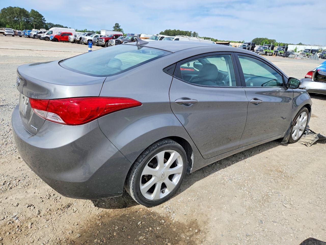 2013 Hyundai Elantra VIN 5NPDH4AE3DH415639 photo 3