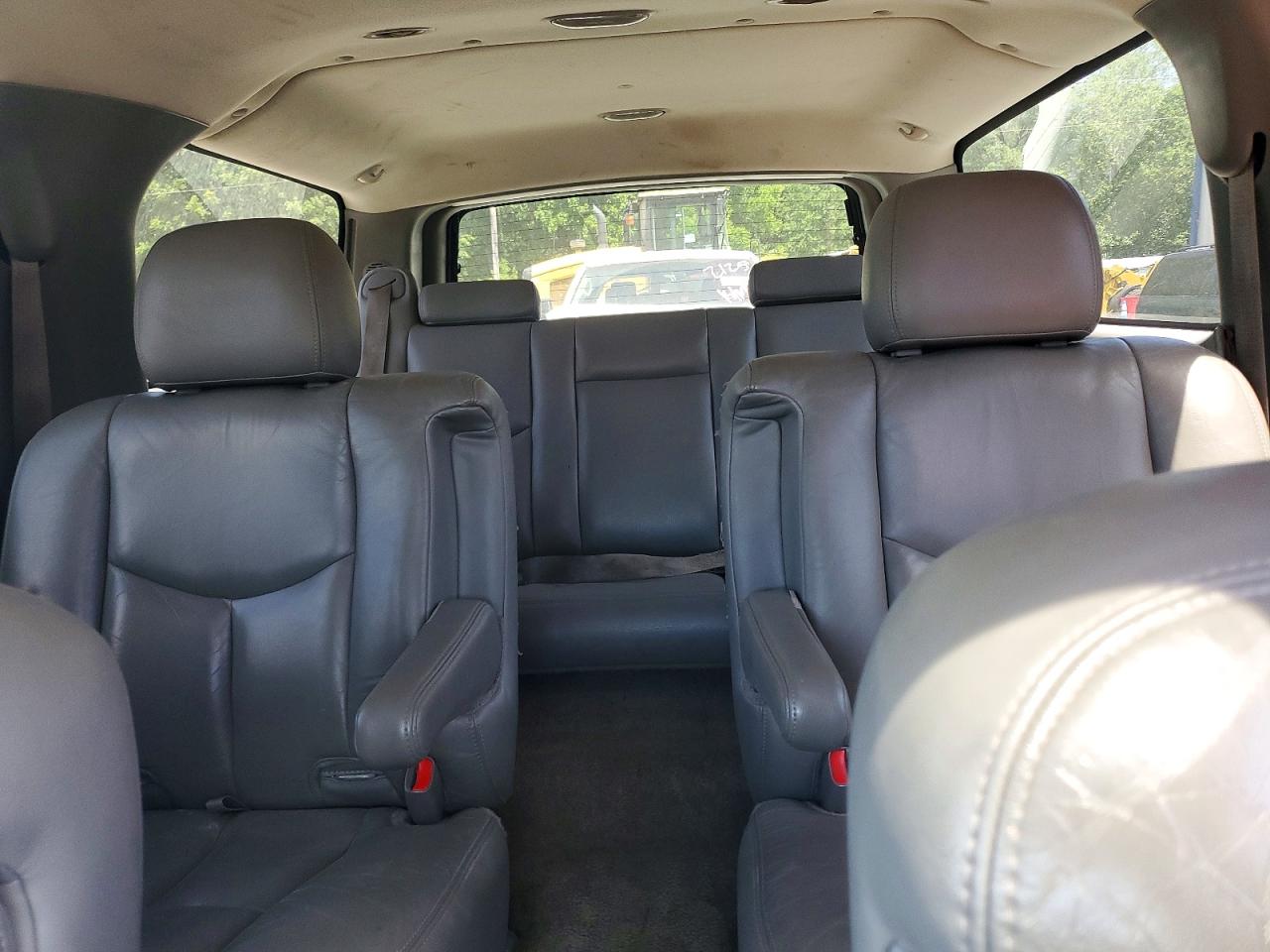 2003 Chevrolet Suburban VIN 3GNFK16Z23G219193 photo 10