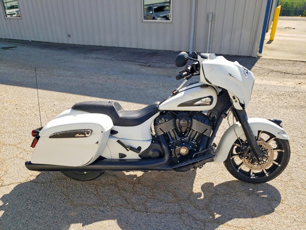 2019 INDIAN Motorcycle VIN 56KTCDAA7K3371655 photo 1
