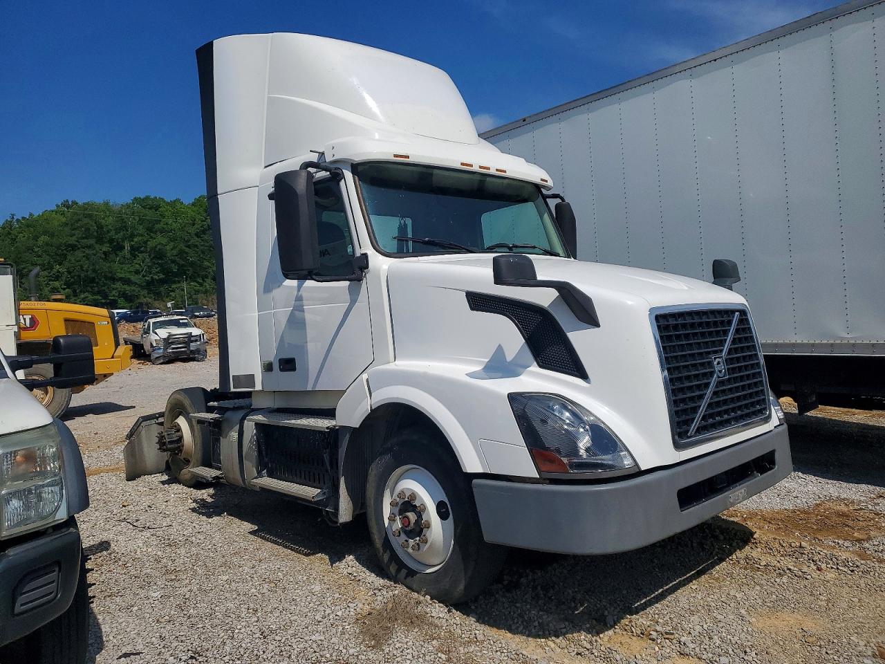 2017 VOLVO Vn VIN 4V4N39TG4HN987988 photo 1