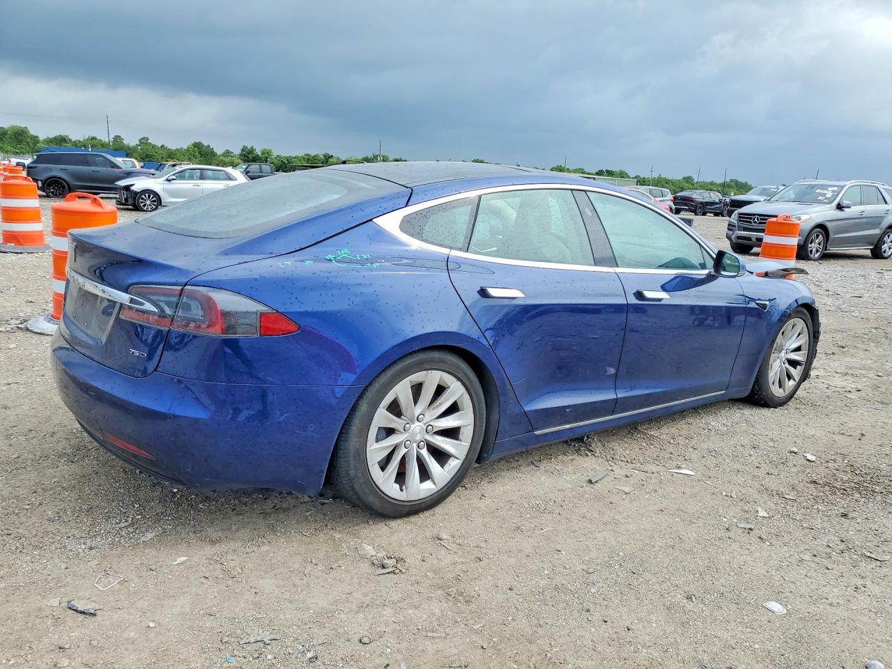 2017 Tesla Model s VIN 5YJSA1E27HF221484 photo 3