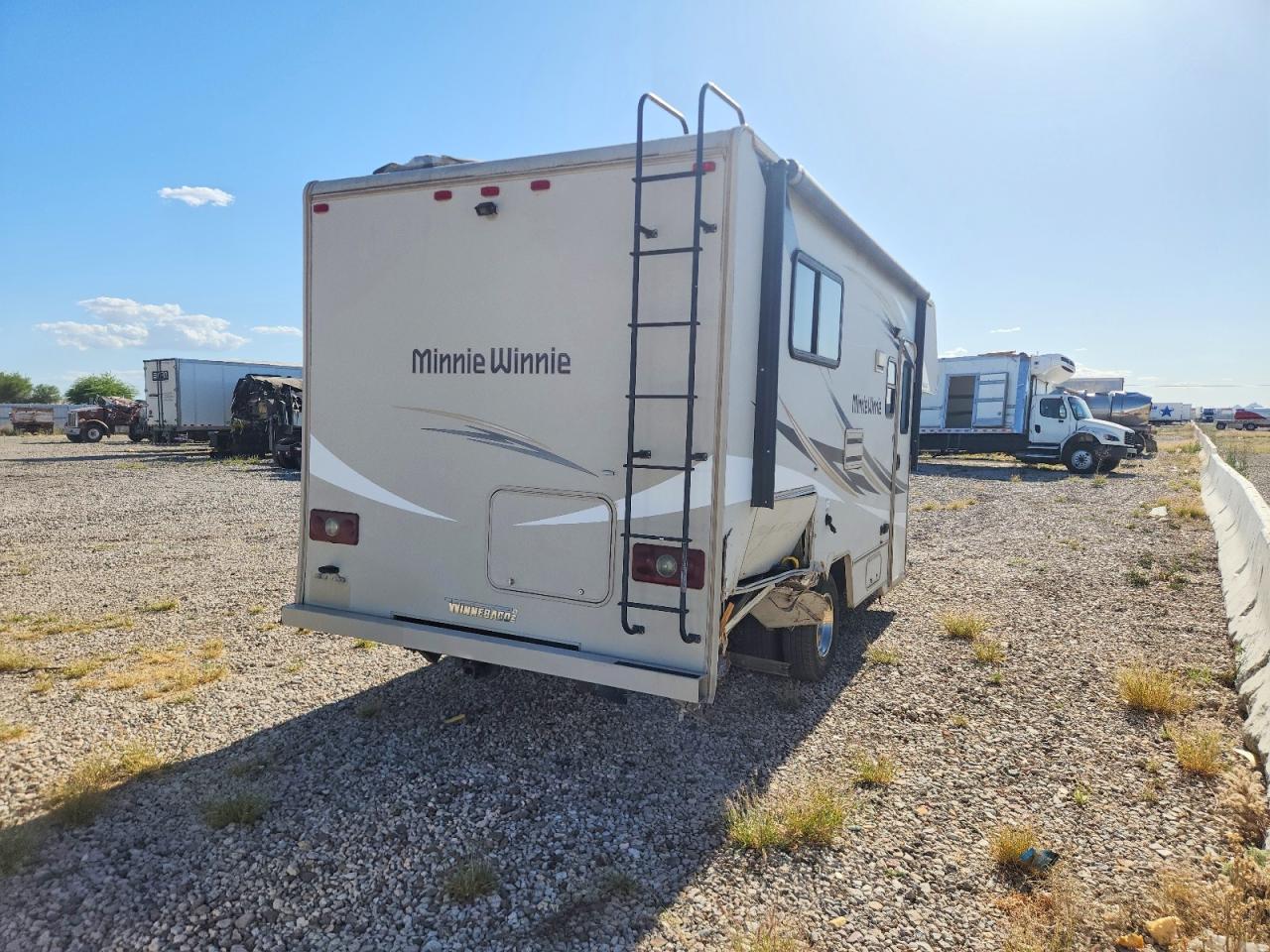 2016 WINNEBAGO All models VIN 1FDWE3FL6FDA27389 photo 4