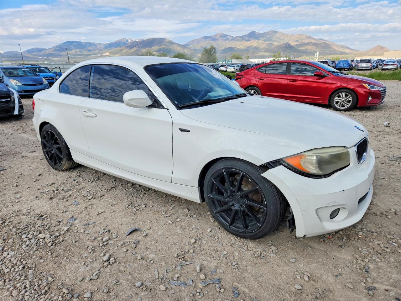 2013 BMW 1 series VIN WBAUP9C58DVS95279 photo 4