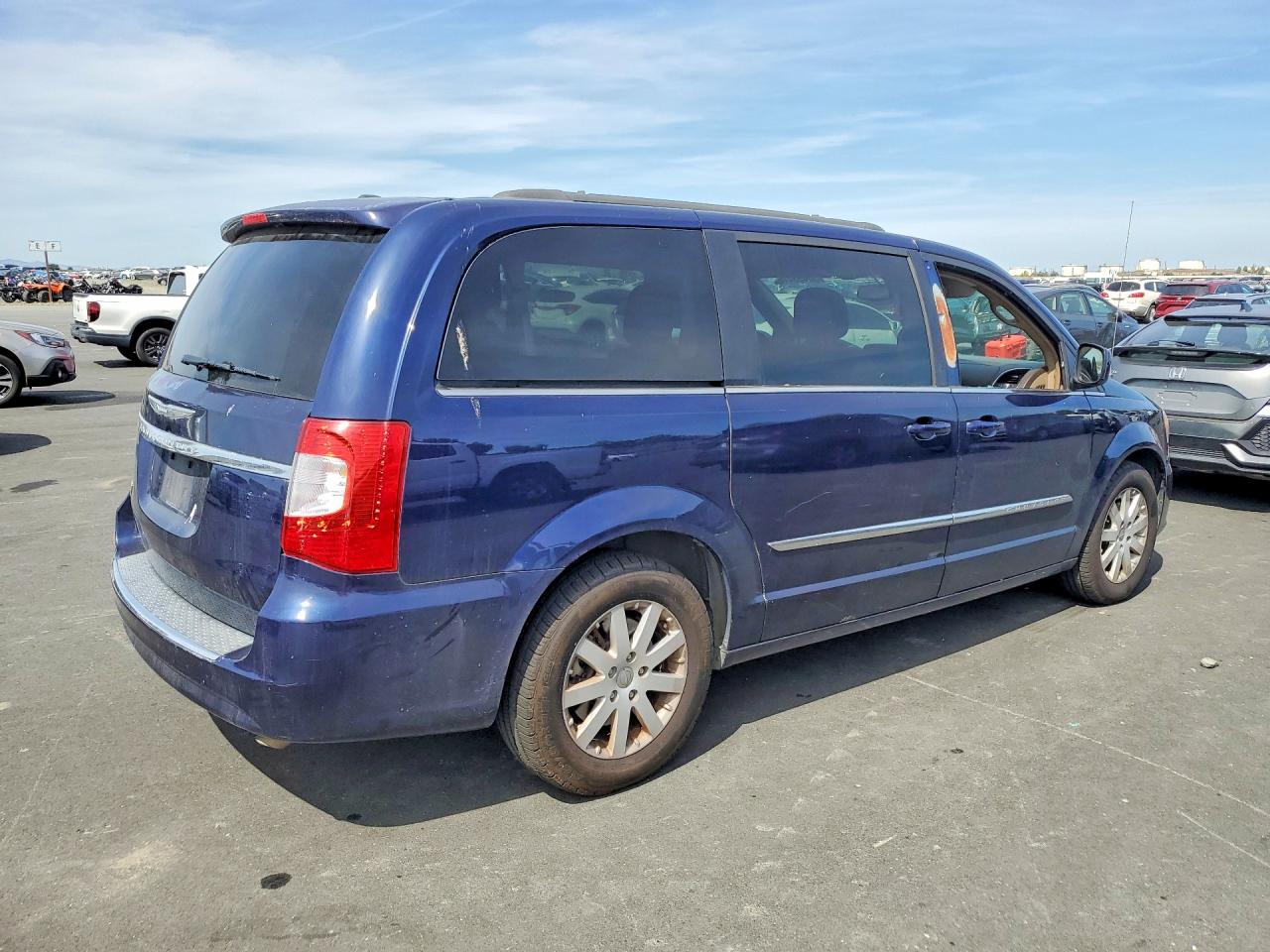 2016 Chrysler Minivan VIN 2C4RC1BG6GR164724 photo 3