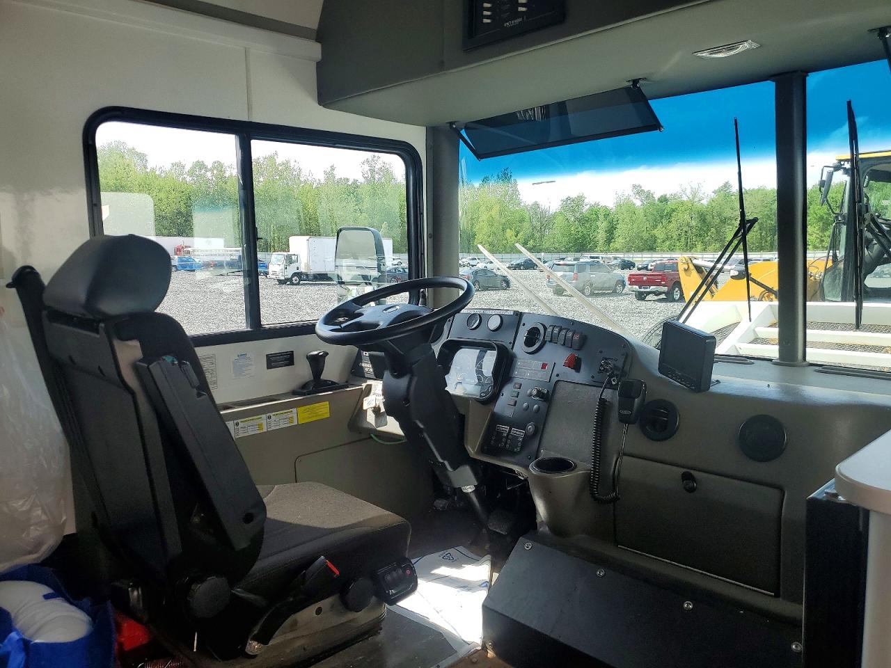 2013 FREIGHTLINER All other VIN 4UZADEDT1DCFF1403 photo 6