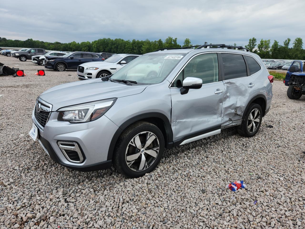 2020 Subaru Forester VIN JF2SKAXC1LH463653 photo 1