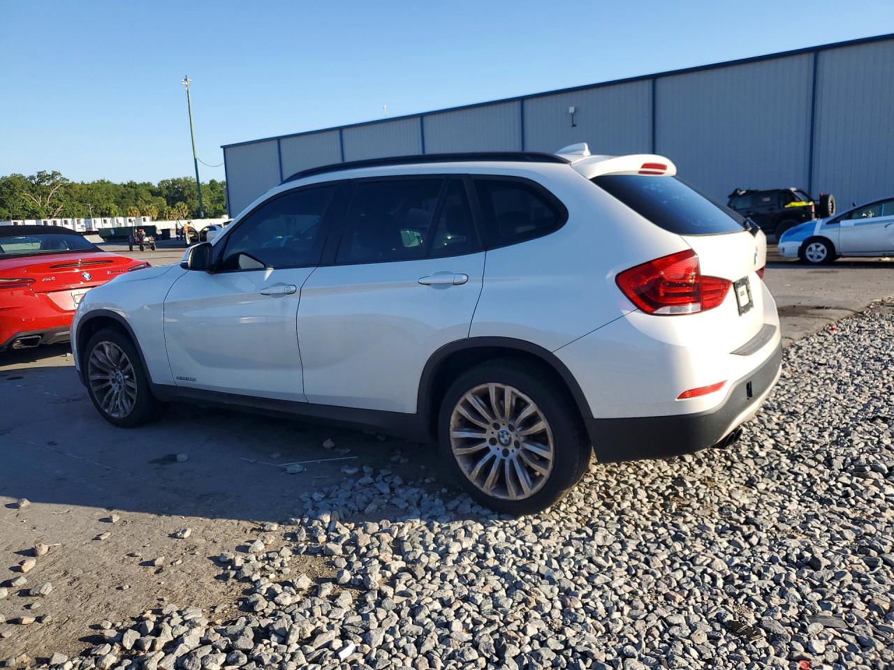 2013 BMW X1 VIN WBAVM1C58DVW46481 photo 2
