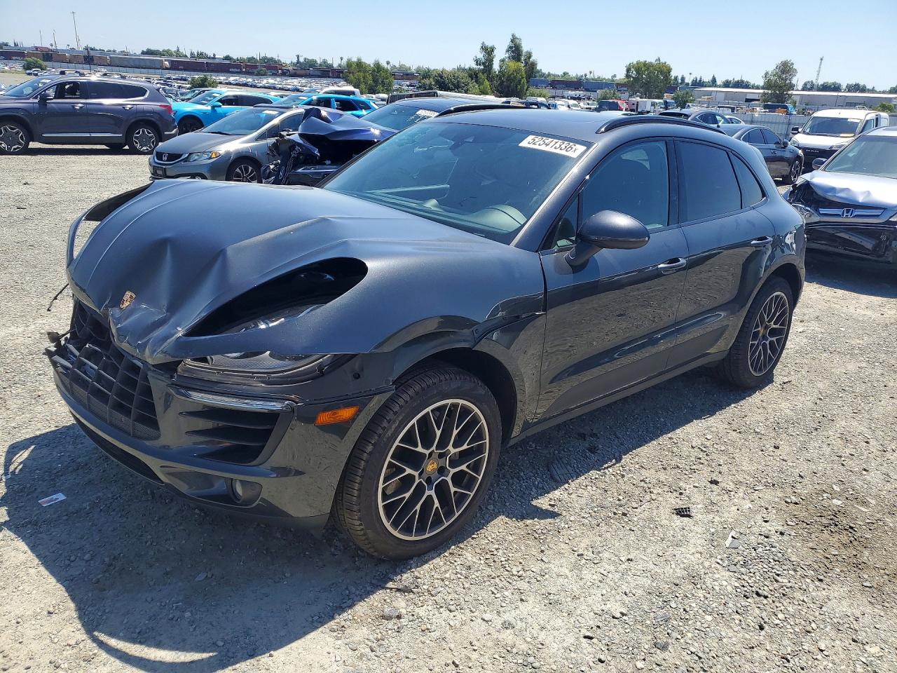 2017 Porsche Macan VIN WP1AB2A5XHLB19753 photo 1
