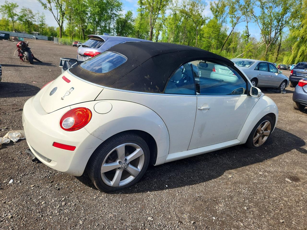 2007 Volkswagen Beetle VIN 3VWFF31Y77M411284 photo 3
