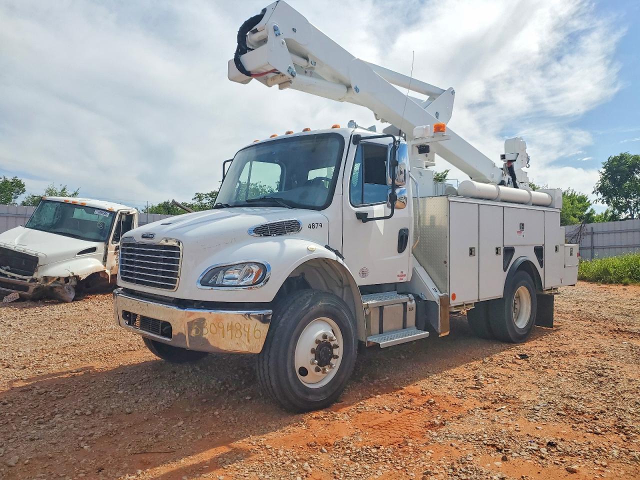 2020 FREIGHTLINER All other VIN 1FVDCWFC9LHLL0470 photo 2