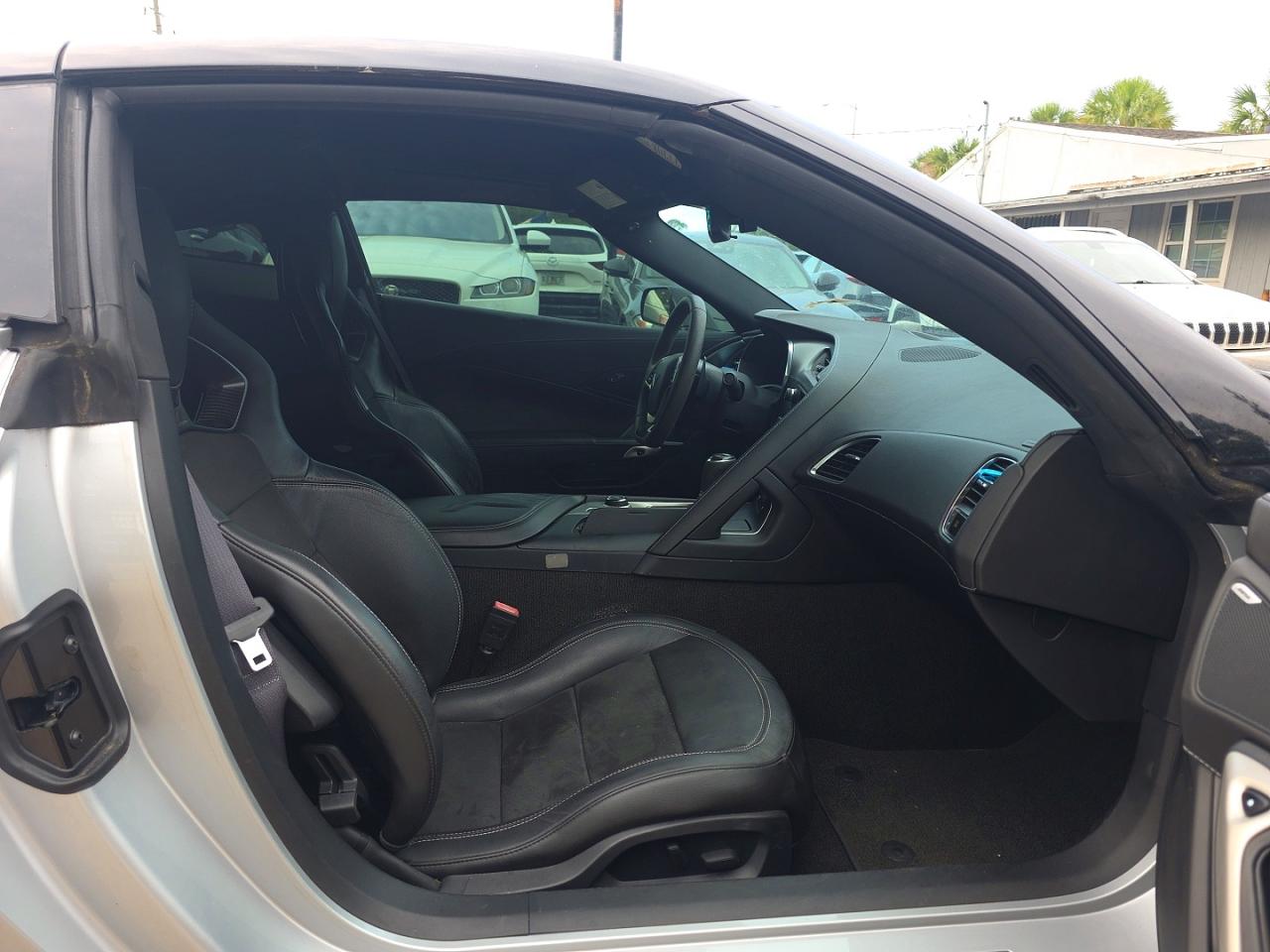 2017 Chevrolet Corvette VIN 1G1YH2D74H5102763 photo 5
