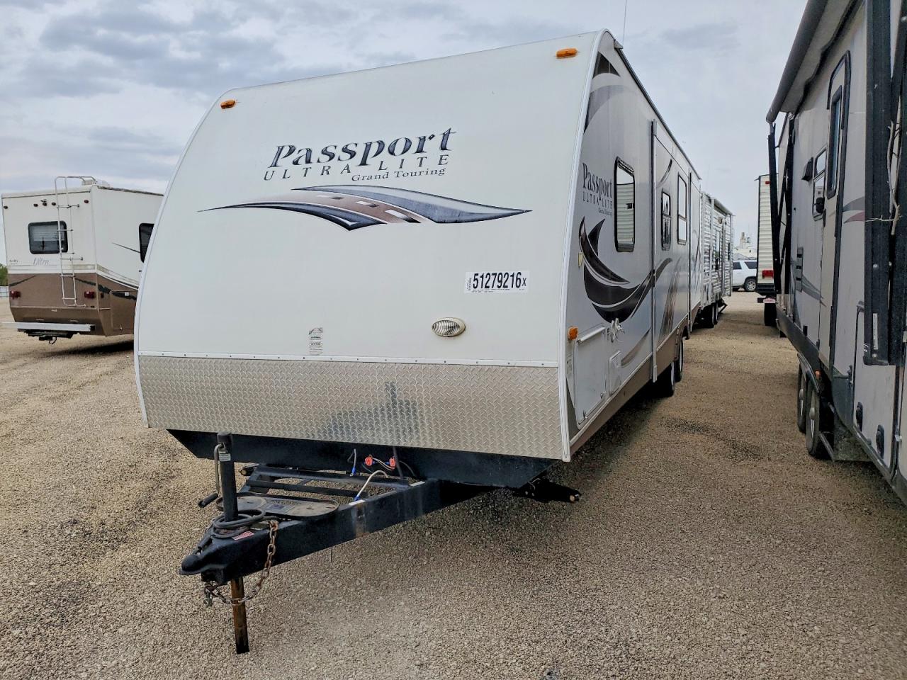 2013 Traveltrlr VIN 4YDT32220DT412516 photo 2