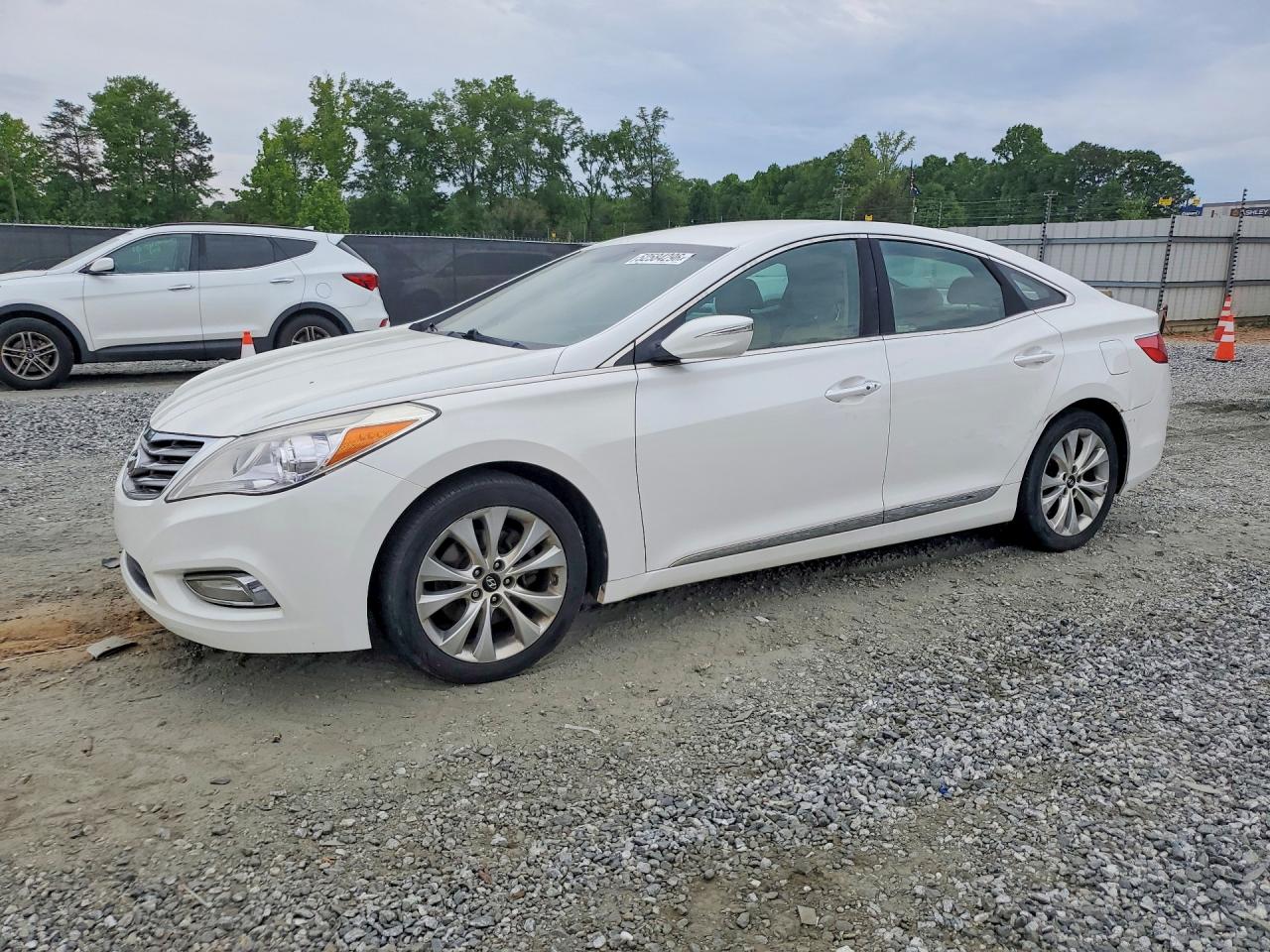 2014 Hyundai Azera VIN KMHFG4JG9EA368330 photo 1