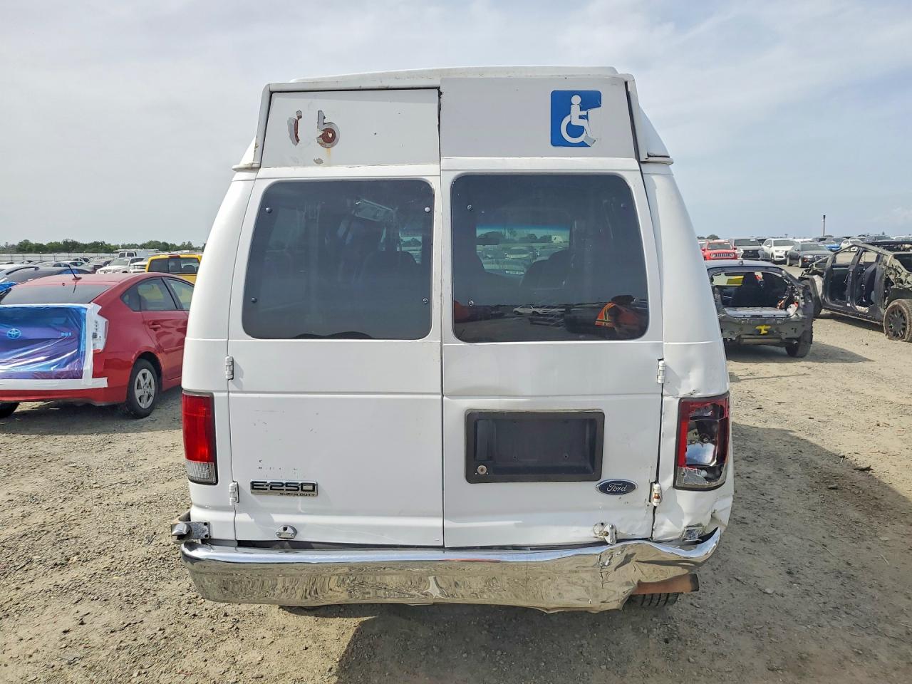2008 Ford Econoline VIN 1FTNE24WX8DA02652 photo 6
