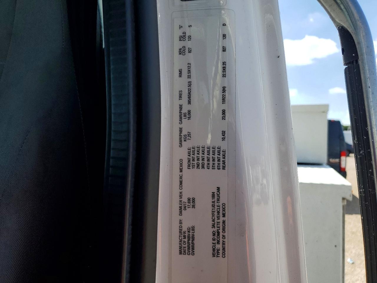 2018 FREIGHTLINER All other VIN 3ALACYFE1JDJL1884 photo 10