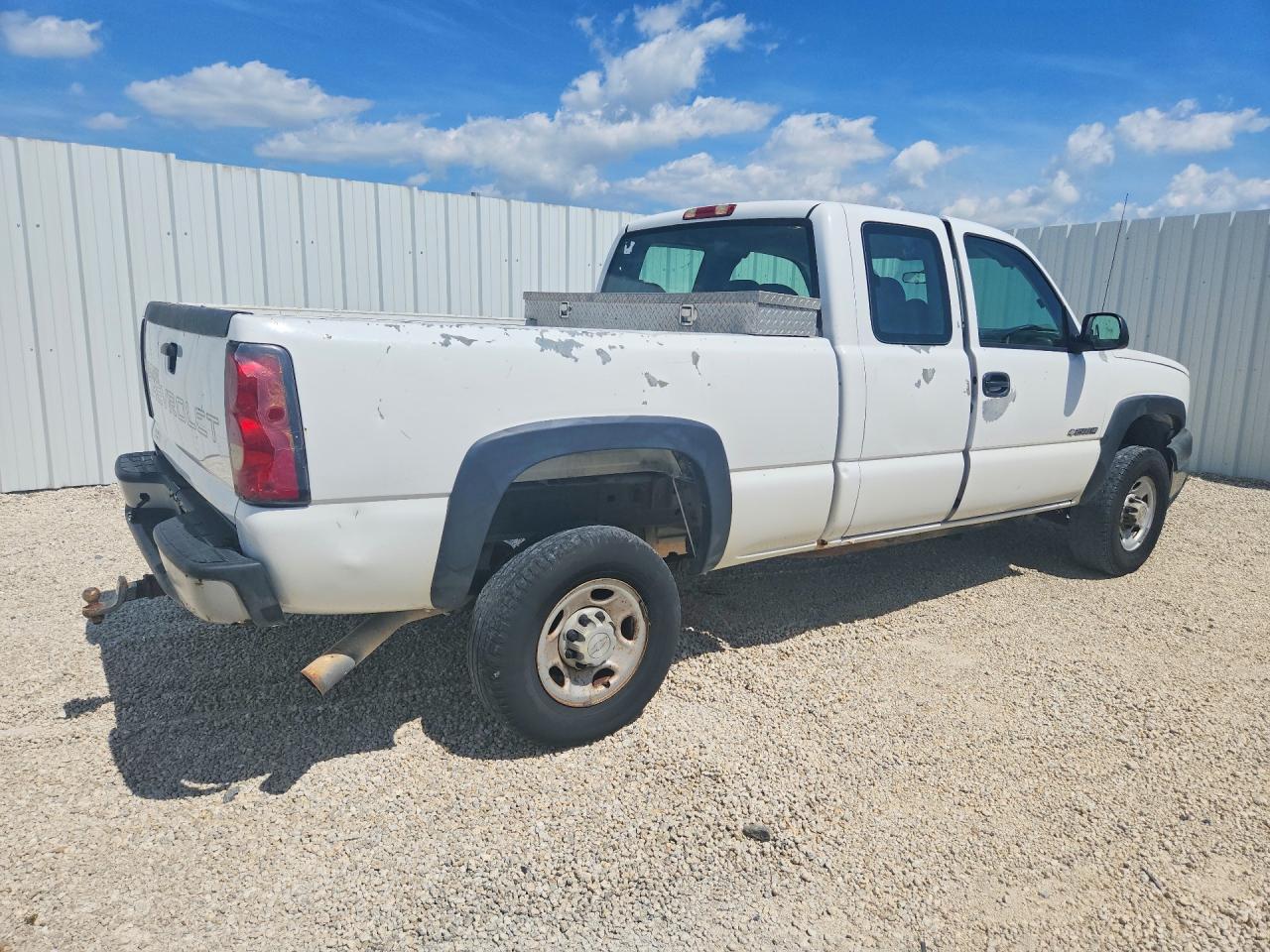 2007 Chevrolet All models VIN 1GCHC29U27E165640 photo 3