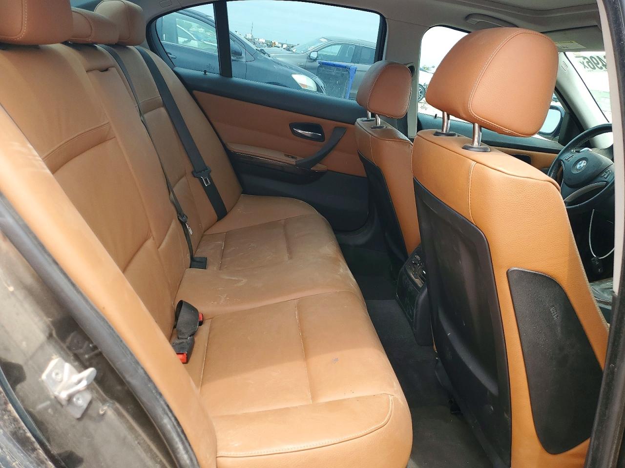 2010 BMW 3 series VIN WBAPH7G58ANM52183 photo 10