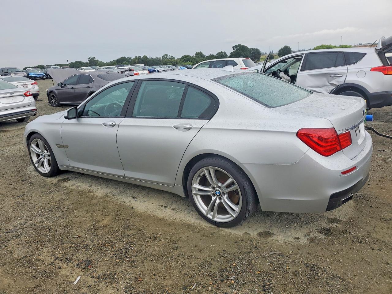 2012 BMW 7 series VIN WBAKA8C53CDS99862 photo 2