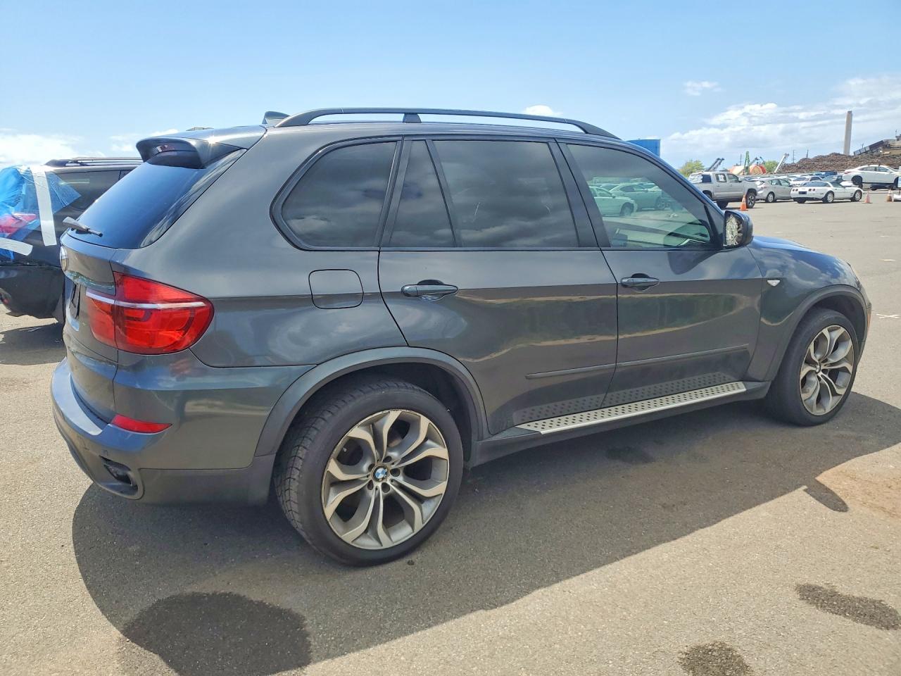 2011 BMW X5 VIN 5UXZV8C59BL421147 photo 3