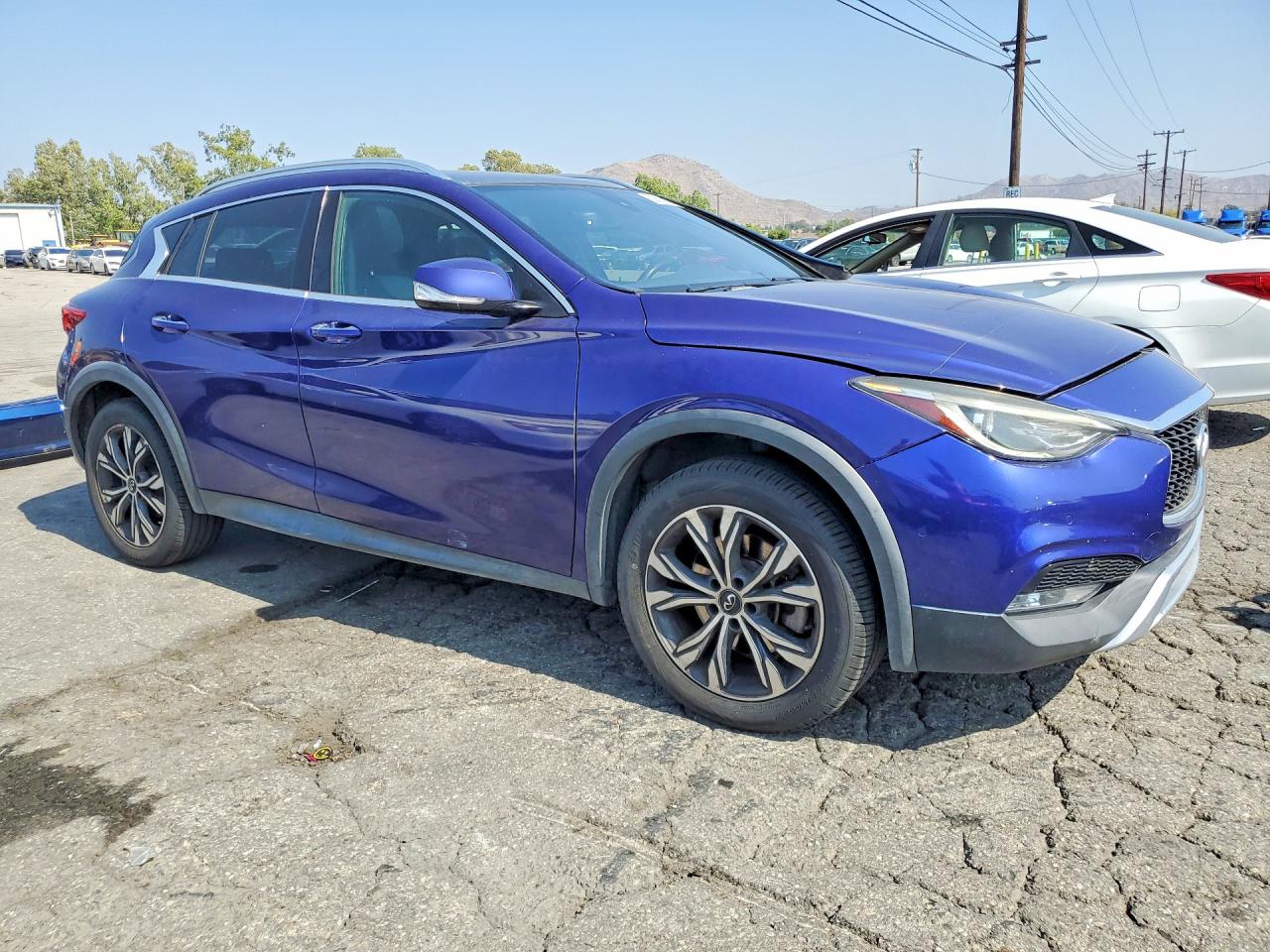 2017 Infiniti Qx30 VIN SJKCH5CR3HA023563 photo 4