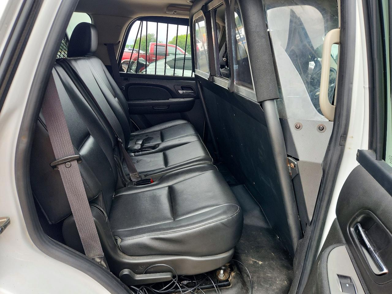 2013 Chevrolet Tahoe VIN 1GNLC2E04DR373284 photo 11