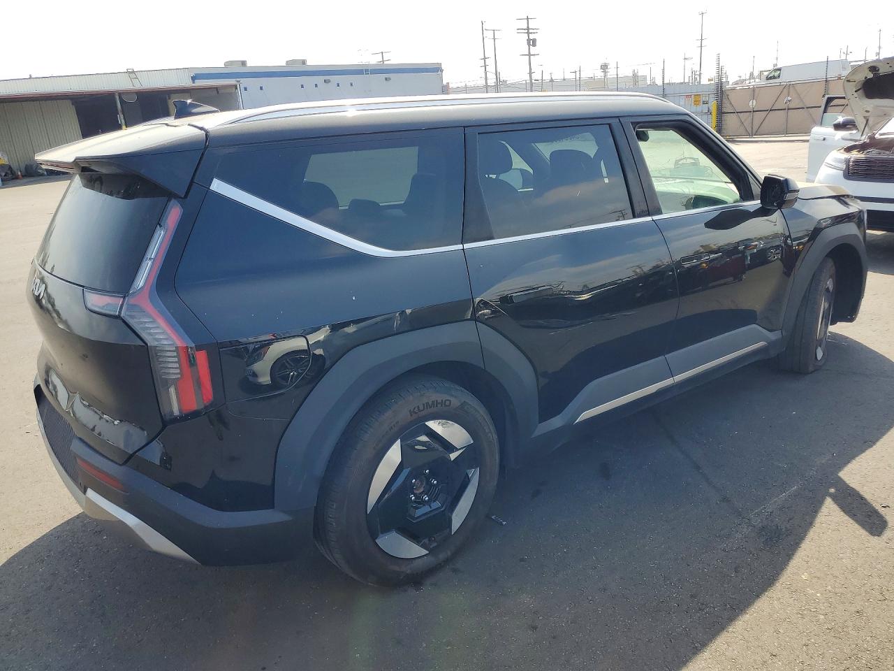 2025 Kia All other VIN 5XYAFFS58SG002445 photo 3