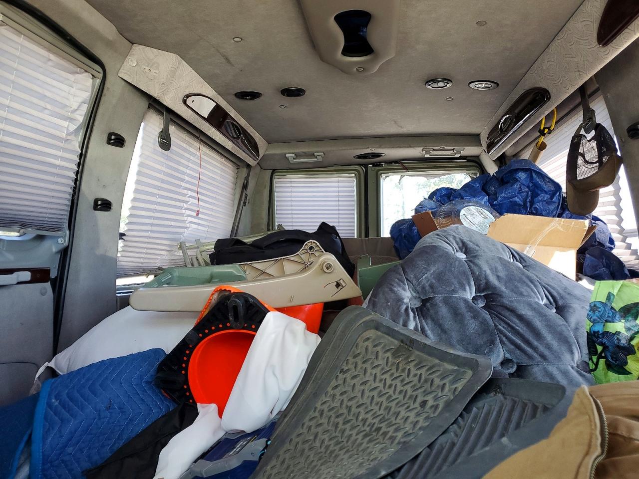 2002 Ford Econoline VIN 1FDRE14W22HB71085 photo 10