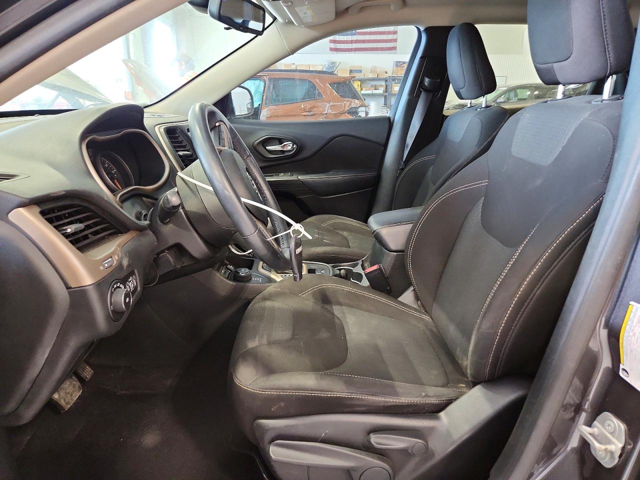 2016 Jeep Cherokee VIN 1C4PJMCB8GW220235 photo 7