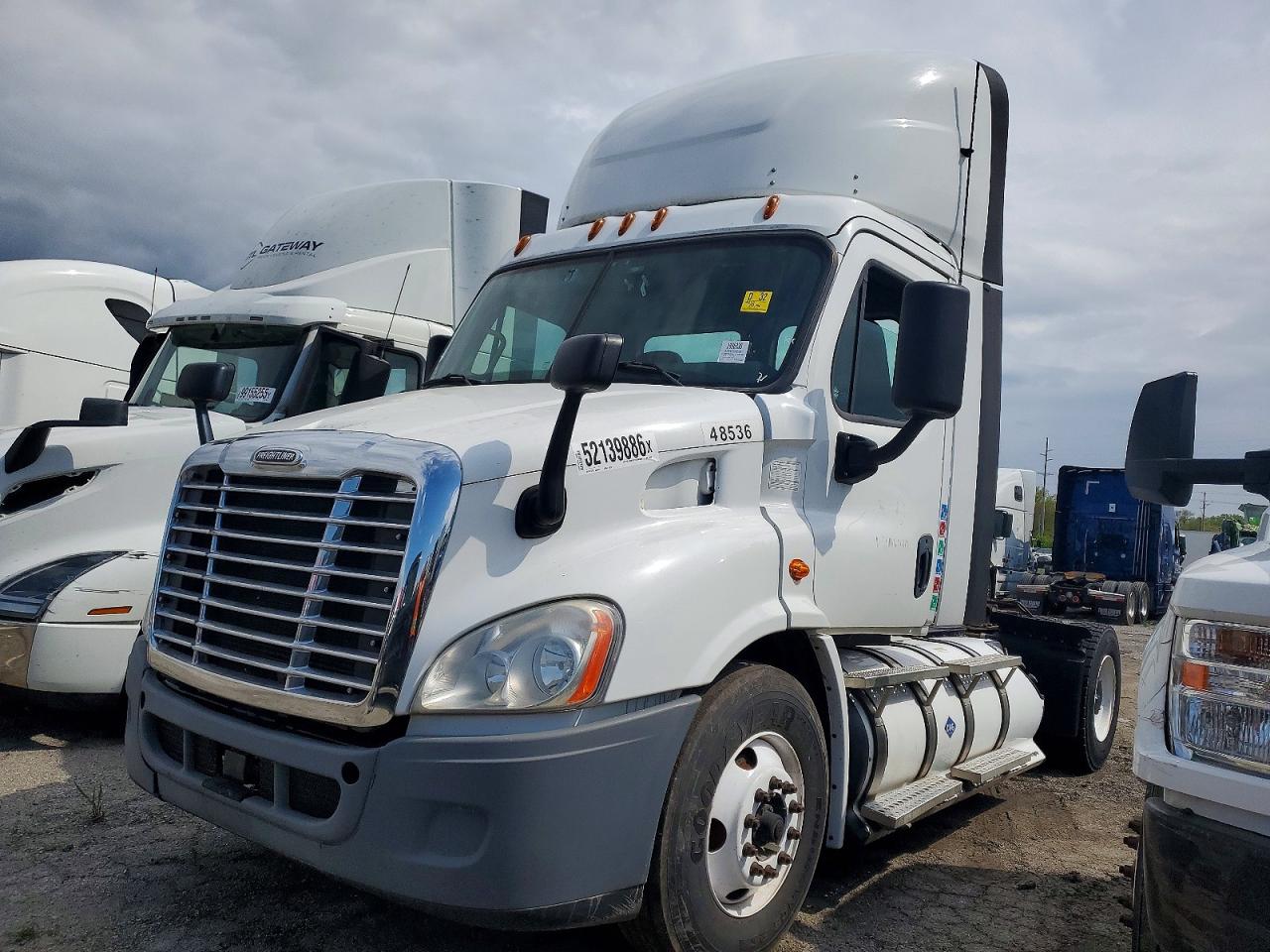 2018 FREIGHTLINER All other VIN 1FUBGAD96JLJV5406 photo 2