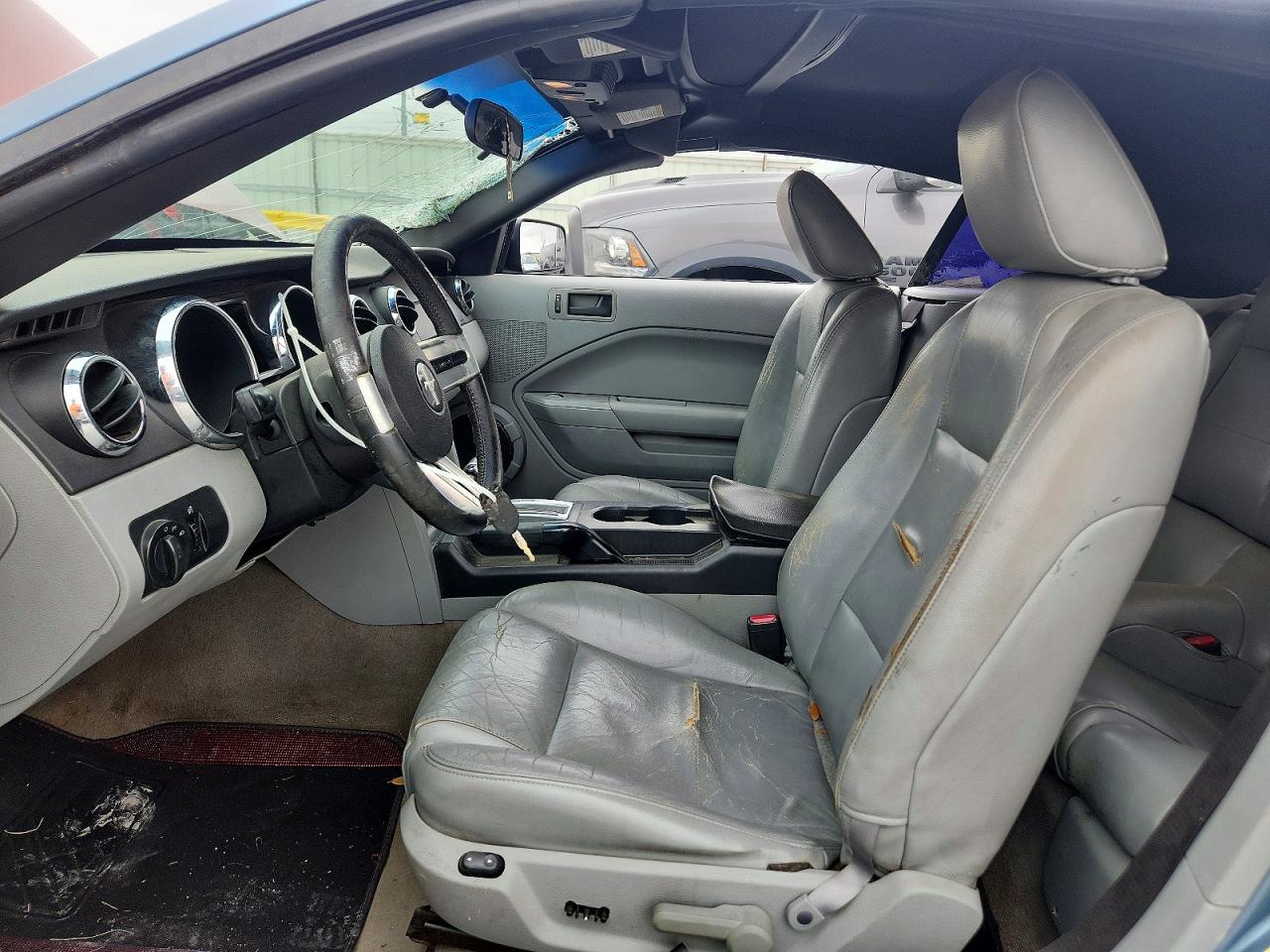 2007 Ford Mustang VIN 1ZVFT84N375273319 photo 7