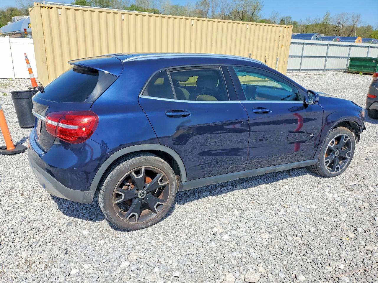 2019 MERCEDES-BENZ Gla-class VIN WDCTG4EB3KU000915 photo 3
