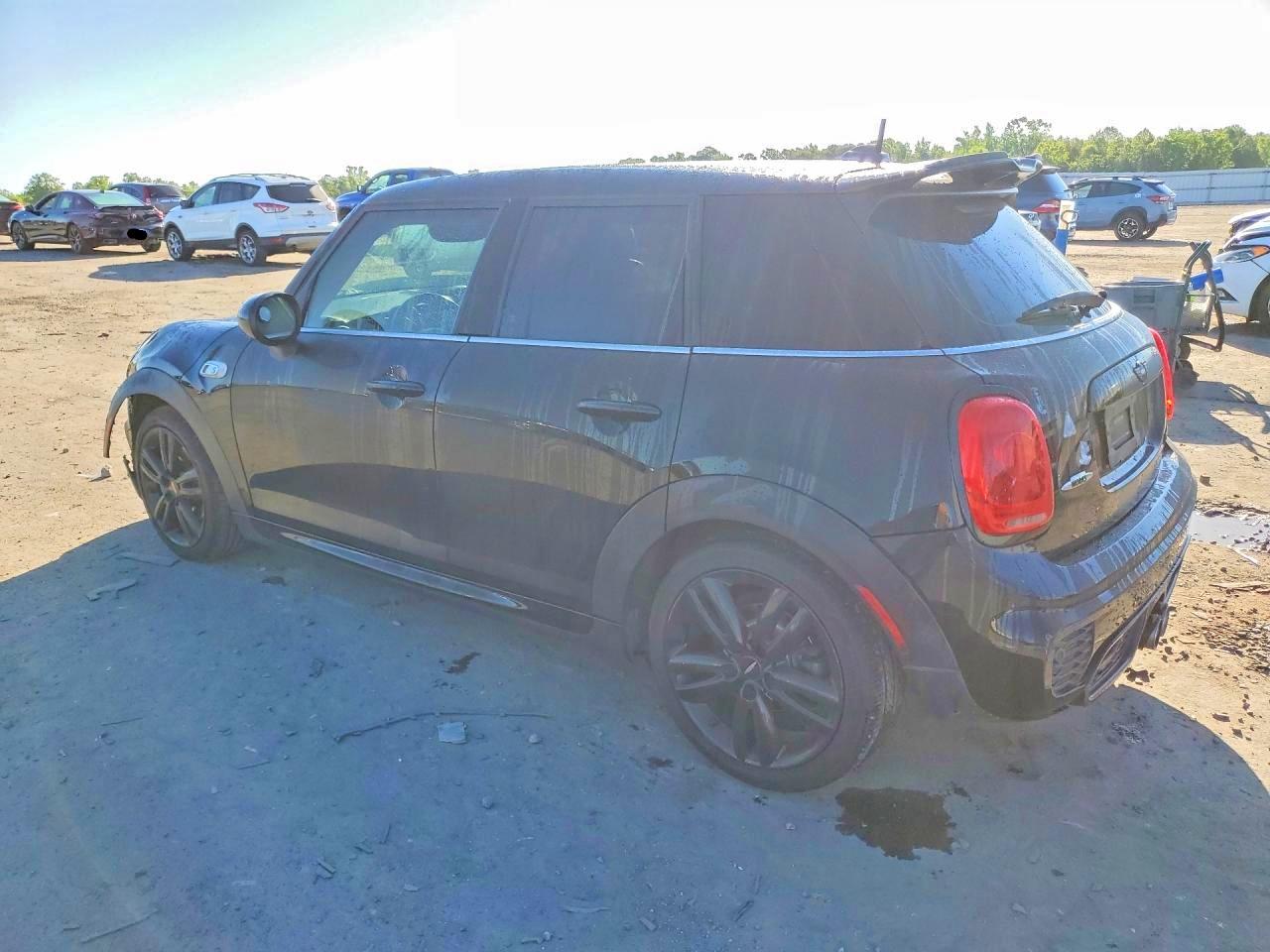 2018 MINI Cooper VIN WMWXU3C57J2F51107 photo 2