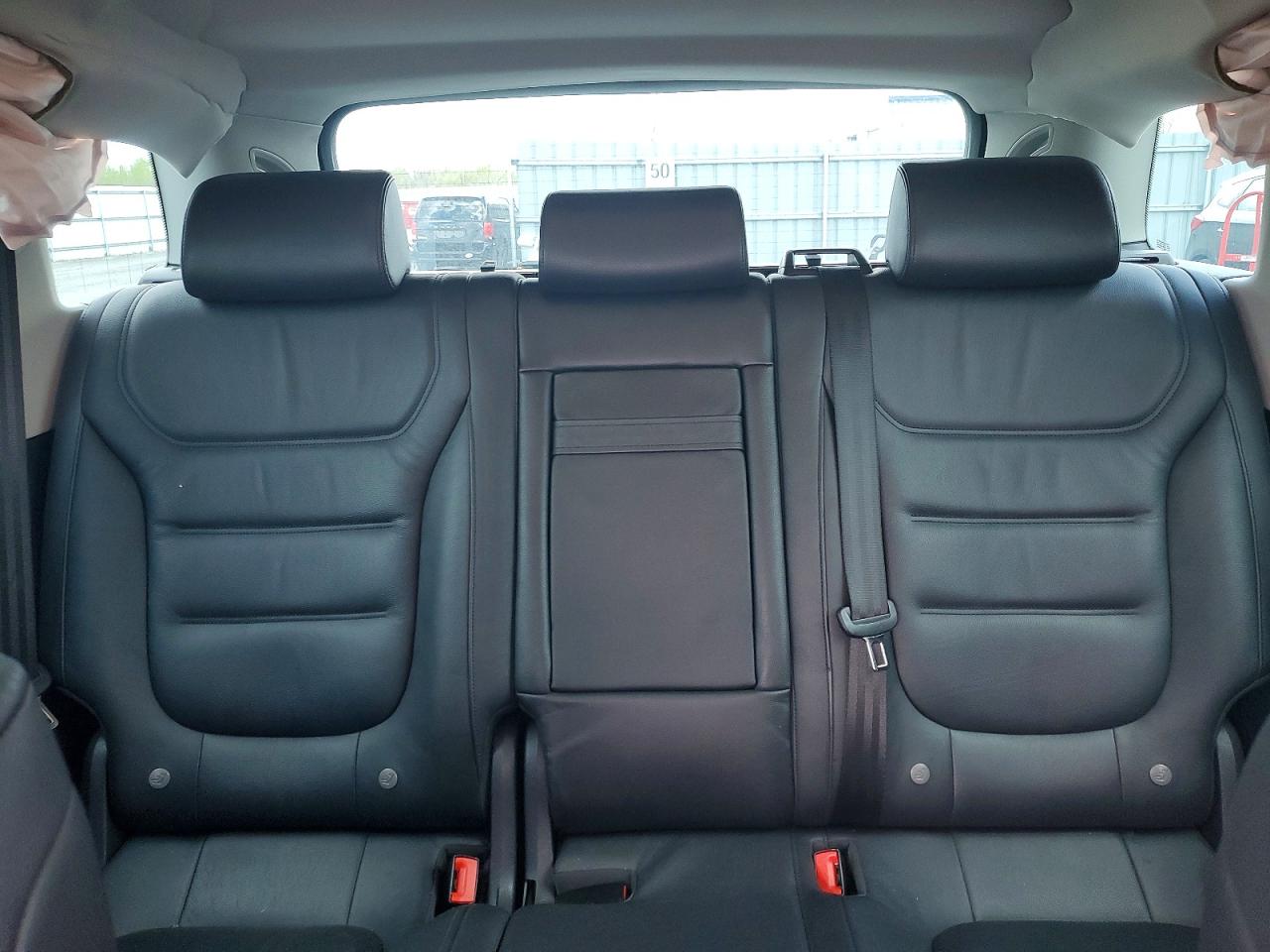 2014 Volkswagen Touareg VIN WVGEP9BP4ED011014 photo 10