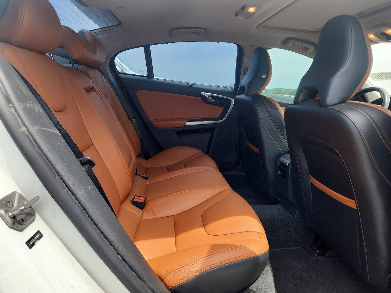 2016 Volvo S60 VIN LYV402FK2GB100572 photo 10