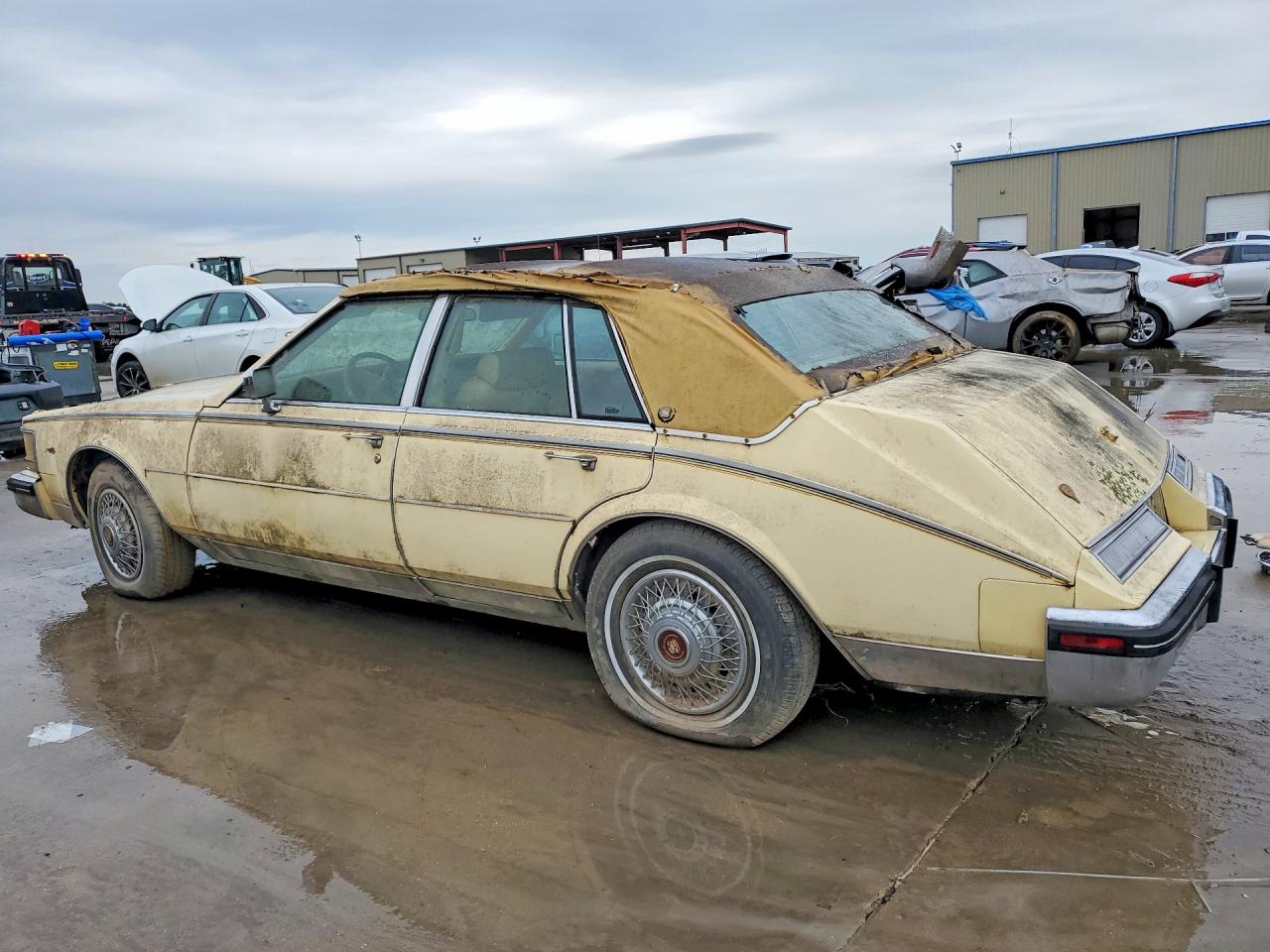 1985 Cadillac Seville VIN 1G6KS6982FE815667 photo 2