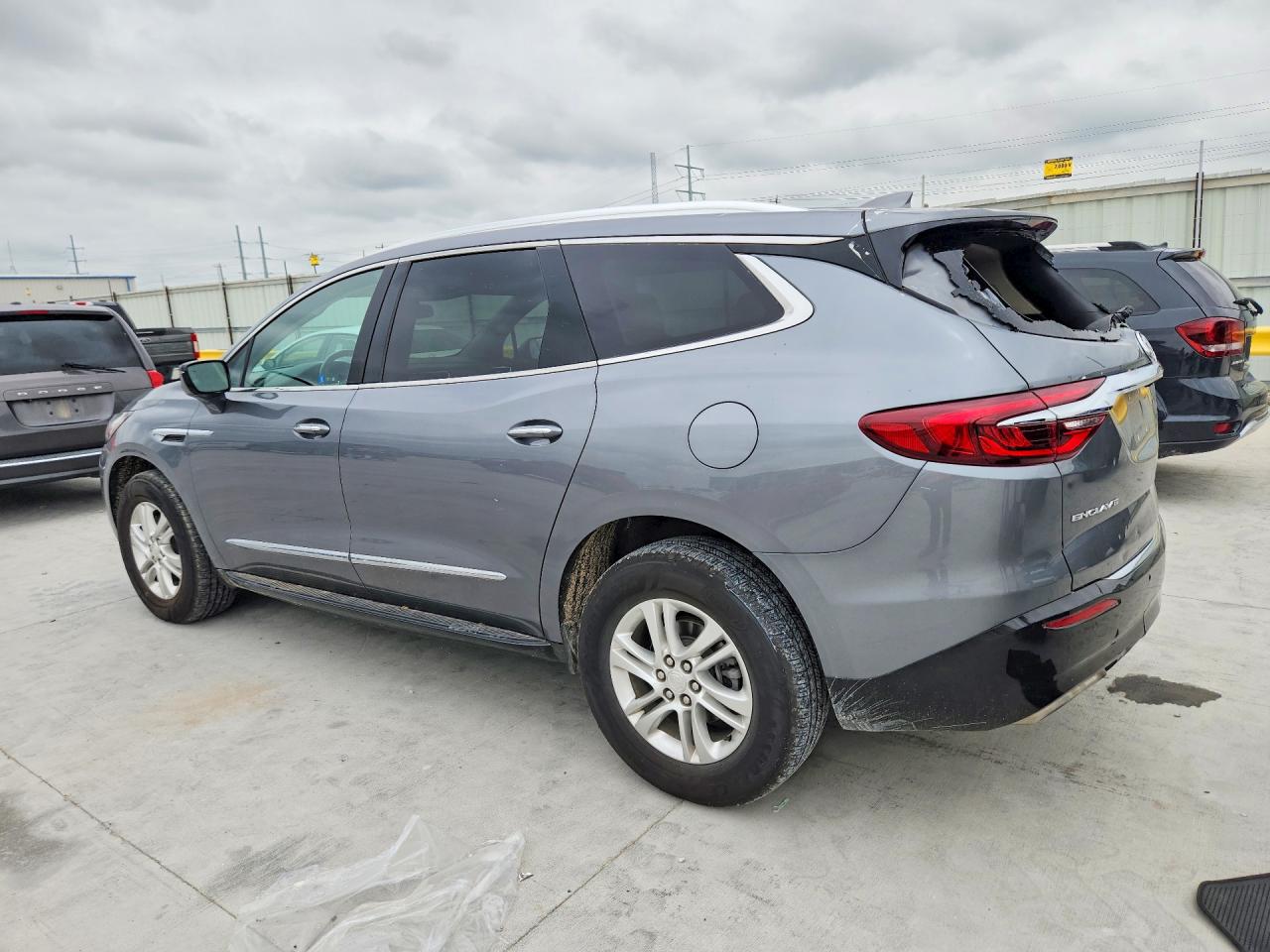 2021 Buick Enclave VIN 5GAERBKW0MJ182115 photo 2