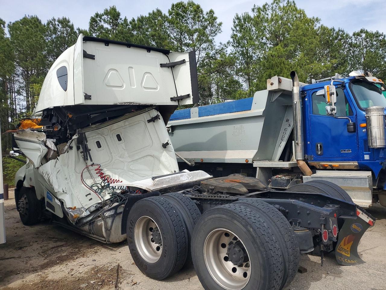 2021 FREIGHTLINER All other VIN 3AKJHHDR8MSMP1125 photo 3