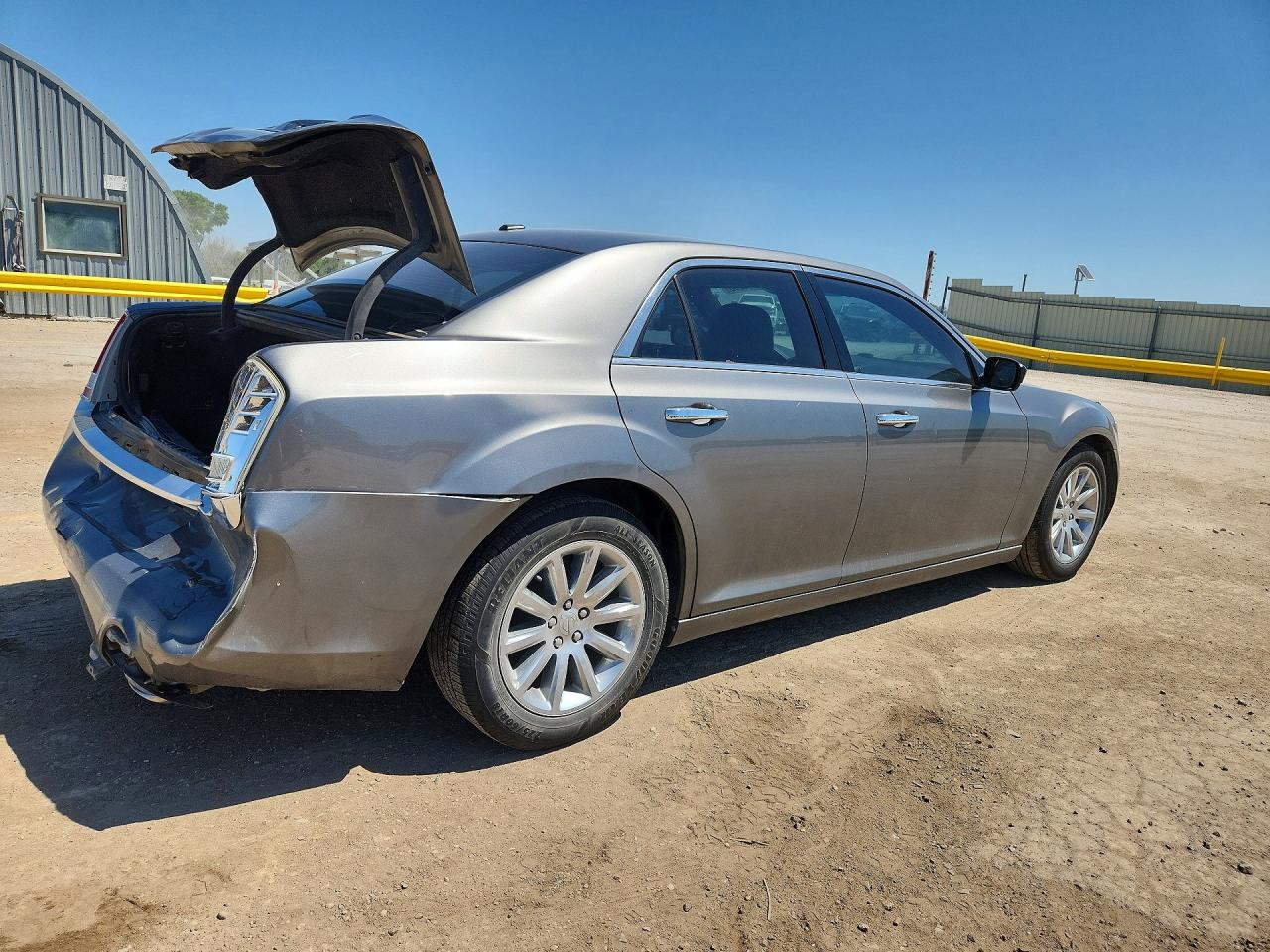 2012 Chrysler 300 VIN 2C3CCACG8CH308363 photo 3
