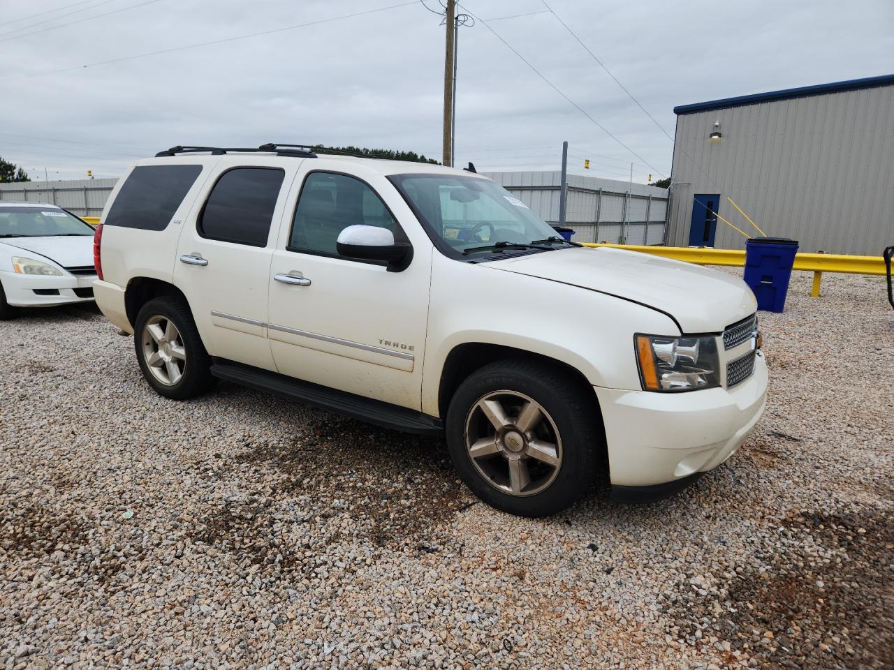 2014 Chevrolet Tahoe VIN 1GNSCCE05ER168544 photo 4