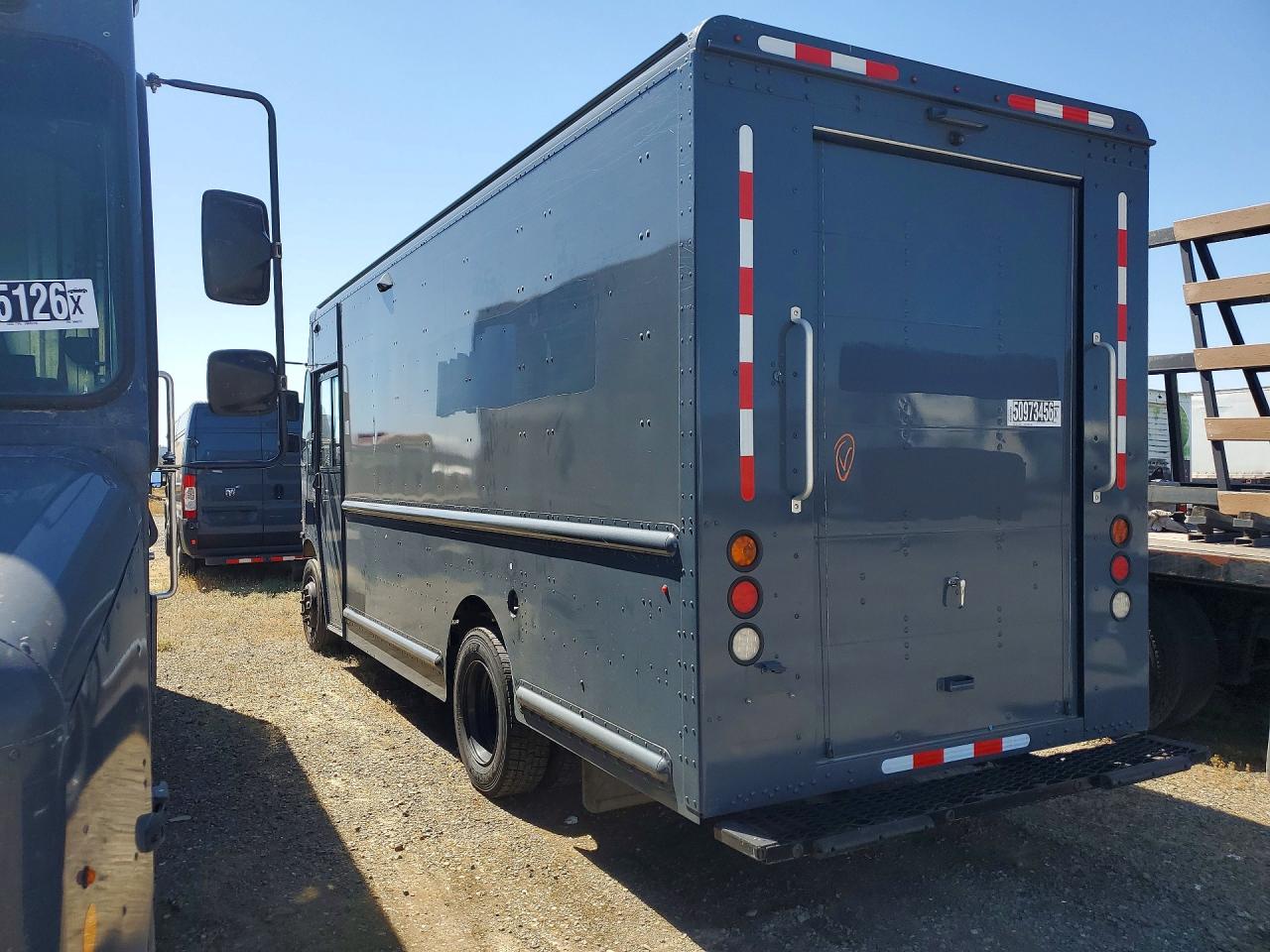 2021 FREIGHTLINER All other VIN 4UZAC2GA4MCMM9252 photo 2