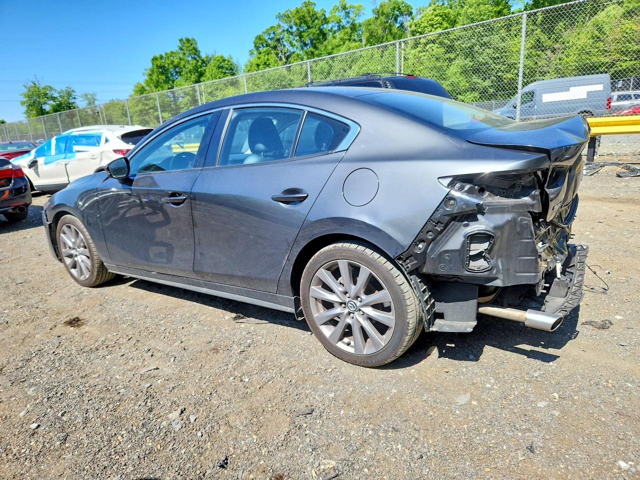 2022 Mazda 3 VIN JM1BPABLXN1501691 photo 2